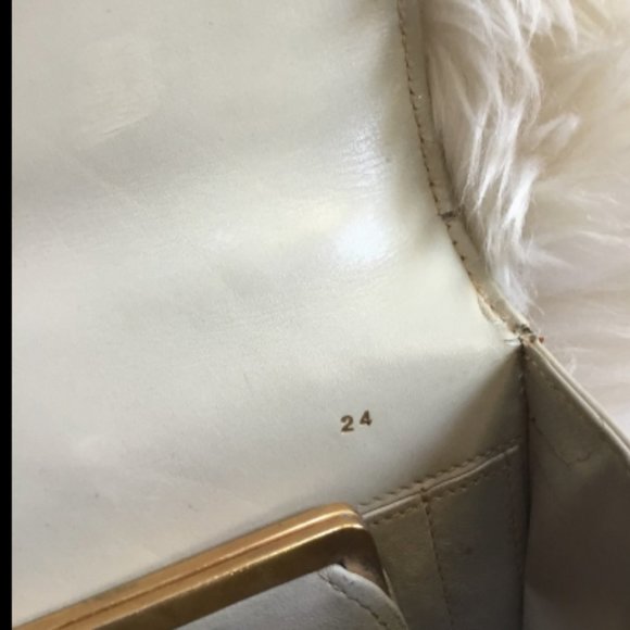 ๐2xHP๐Gucci RARE Vintage purse (Collectors Item)! - Picture 4 of 9